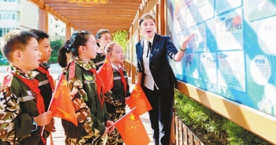 70年辉煌成就与坚定道路自信 70年辉煌成就与坚定道路自信