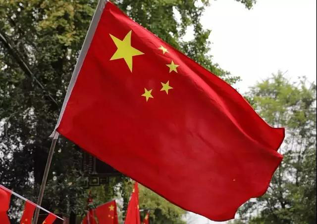 农科村洋溢“中国红”　村民高挂国旗迎国庆