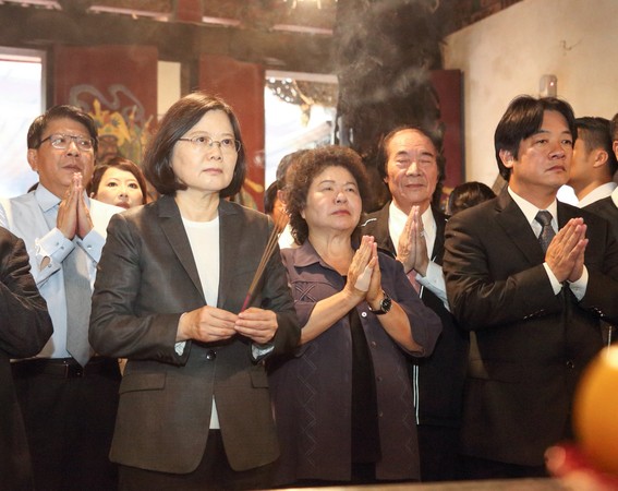 港台腔：台湾选情吃紧，绿营“宫斗”加剧