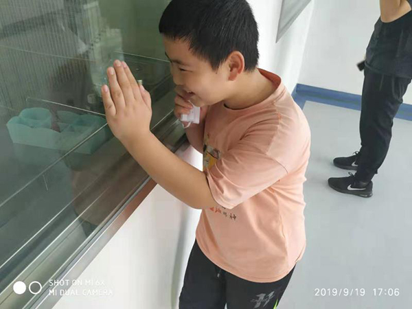 “增肥救父”10岁男孩:一年都不要再吃红烧肉了