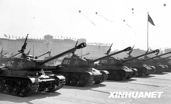 回顾新中国14次国庆阅兵,每个瞬间都是国人记忆中的经典