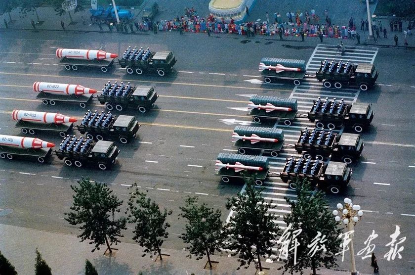 回顾新中国14次国庆阅兵,每个瞬间都是国人记忆中的经典