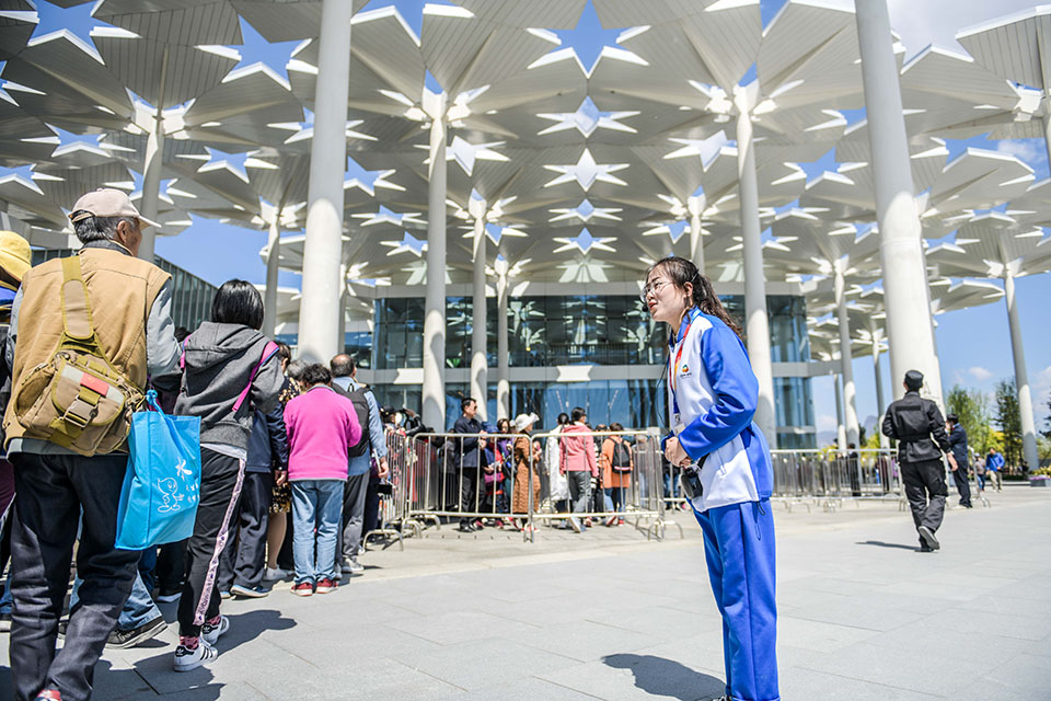 ä¸å­ä¼éä¸äºä¸å°é¿å è¿é¦åæéæ¸¸å®¢ç­æä¸å