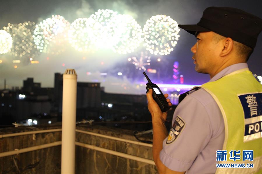 (图文互动)(1)为保一方平安 民警的国庆一天是这样度过的