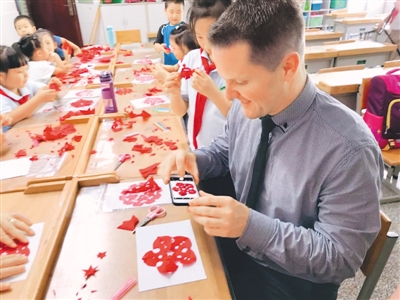 “汉语热”架起友谊桥