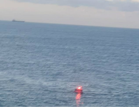 移民船只穿越英吉利海峡时下沉 14人疯狂求救