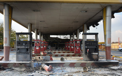 海外网评：全球第四大产油国“突然”上调油价，伊朗发生了啥？