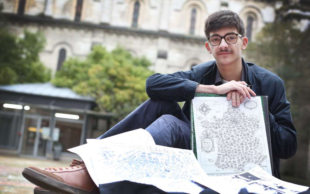 法国青年用中国水墨绘制地图 受法国网友热捧