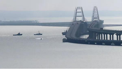 俄罗斯向乌克兰归还扣押军舰 泽连斯基：船上少了点武器