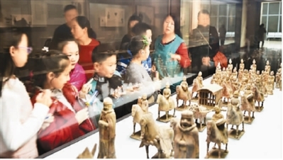  夜经济：宜游城市新动能