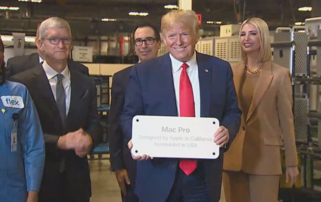 特朗普参观苹果美国工厂 又被美媒揪着“错误”不放