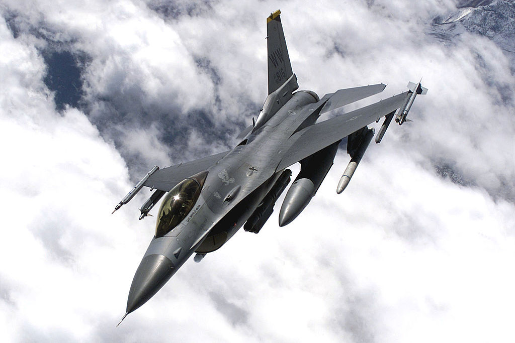 1024px-General_Dynamic_F-16_USAF.jpg