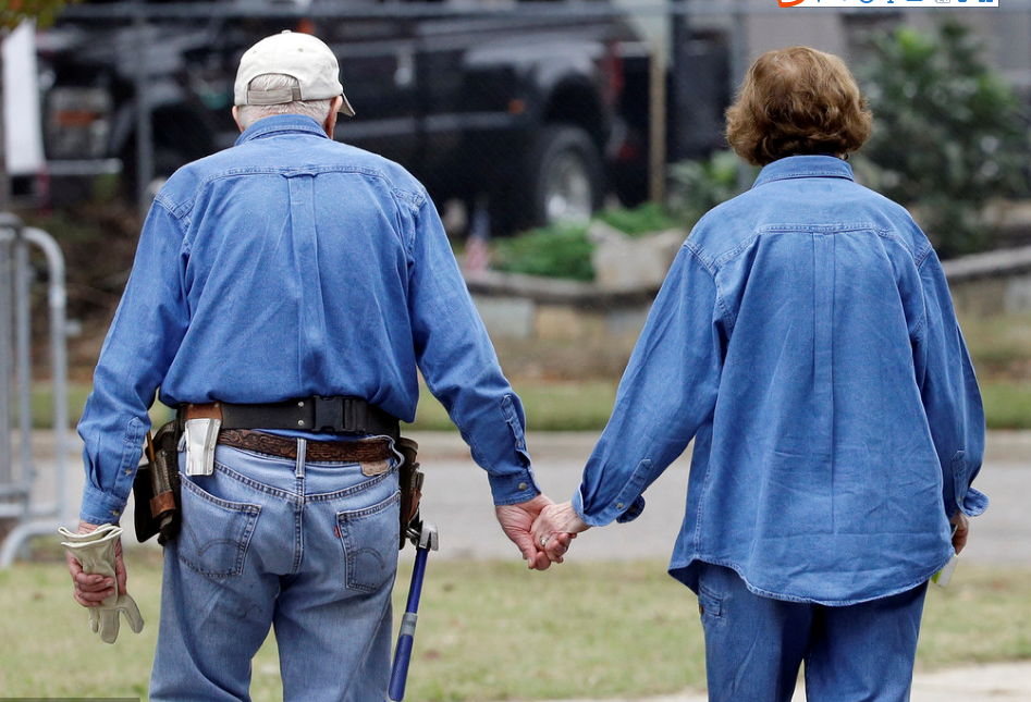 95岁美国前总统卡特出院：脑手术结束 回家过感