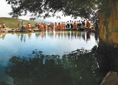 黄土地乡村游拔节生长