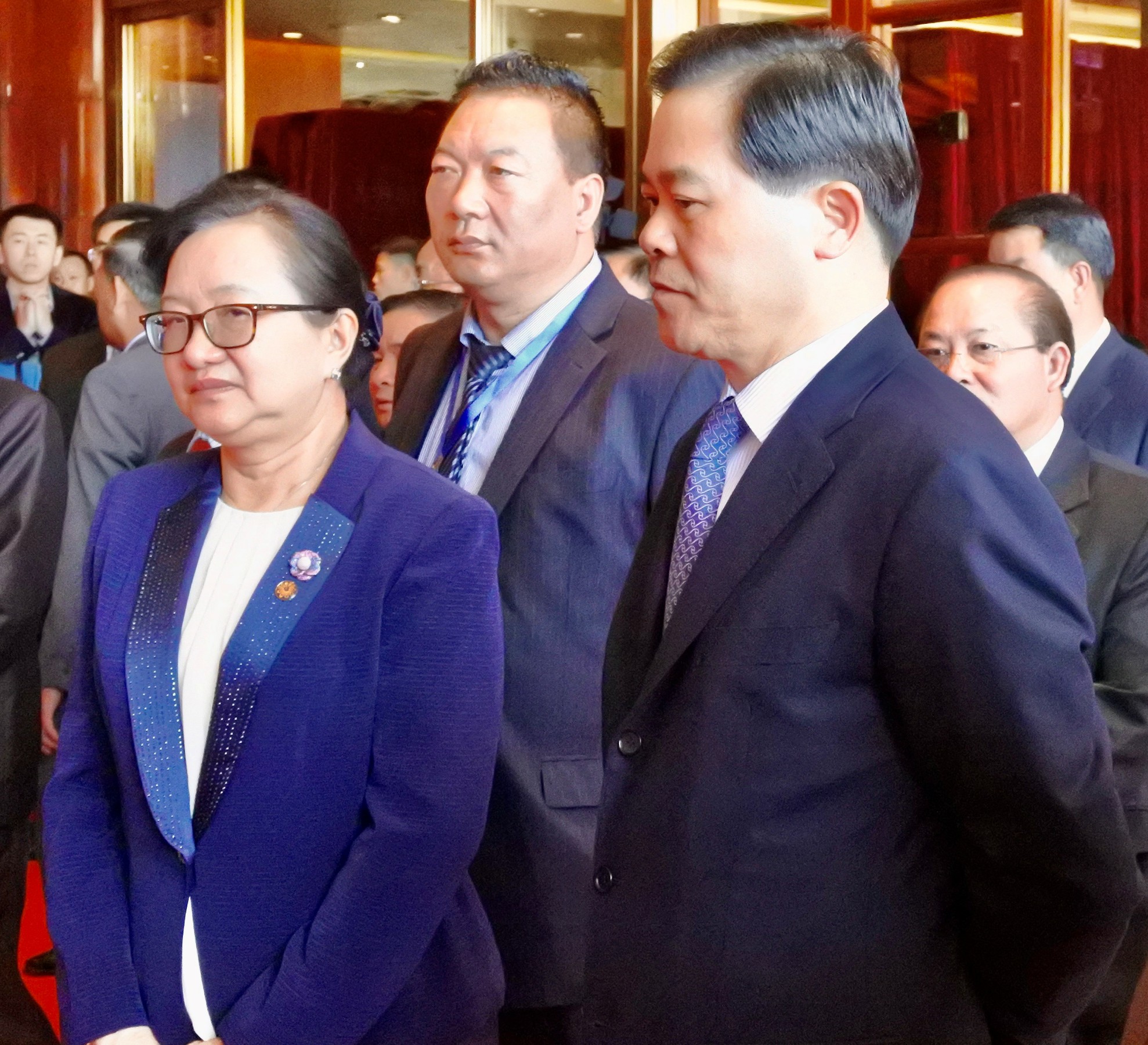 老肯董事长_肯帝亚地板董事长背景(2)