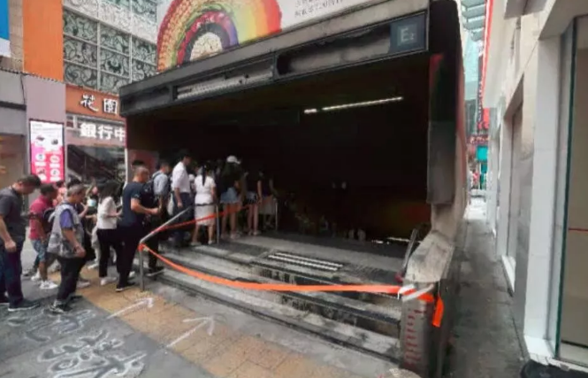 两学生打砸港铁认罪！每人赔14万当天上缴，否则进监狱