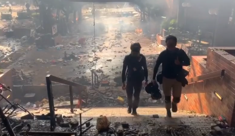 香港暴徒自曝内讧细节：怂恿打警察可得1万元 首领却先逃跑