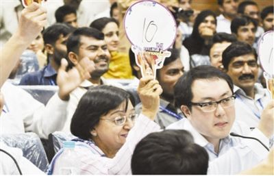 讲述亲历故事 见证辉煌历程