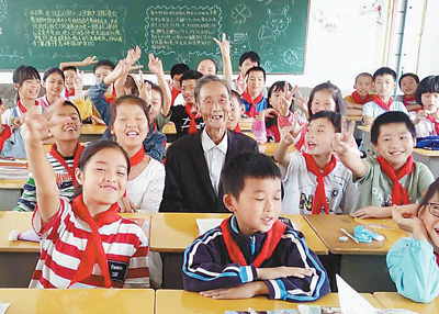 乡亲救过他的命 他用真情报乡亲