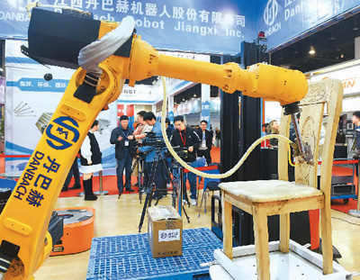  “机器换人”，换出就业新空间