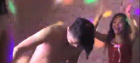 台女兵夜店狂欢遭男兵性侵25万和解，网友怒：军