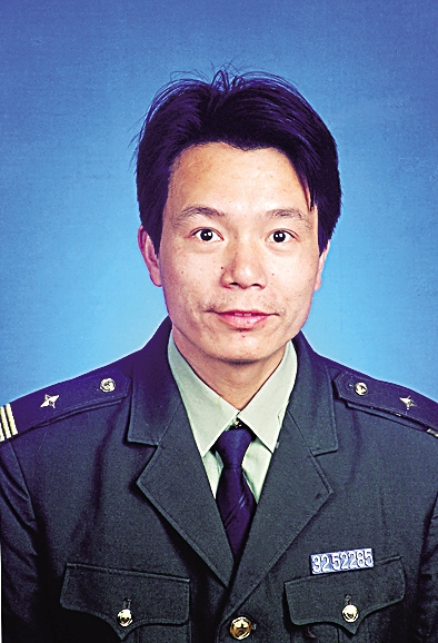 徐发荣:用生命捍卫平安 徐发荣:用生命捍卫平安