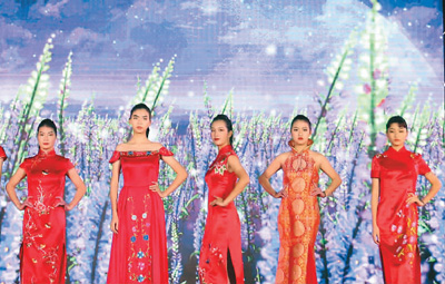 “将侨胞的爱心传递出去”