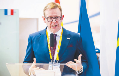 讲述亲历故事 见证辉煌历程