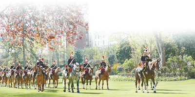 交天下朋友 书写崭新华章