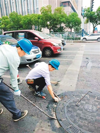 【民生小事这样解决②】井盖不再“咣当”响