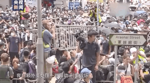 出入险境忍辱负重，他们是香港阿Sir！