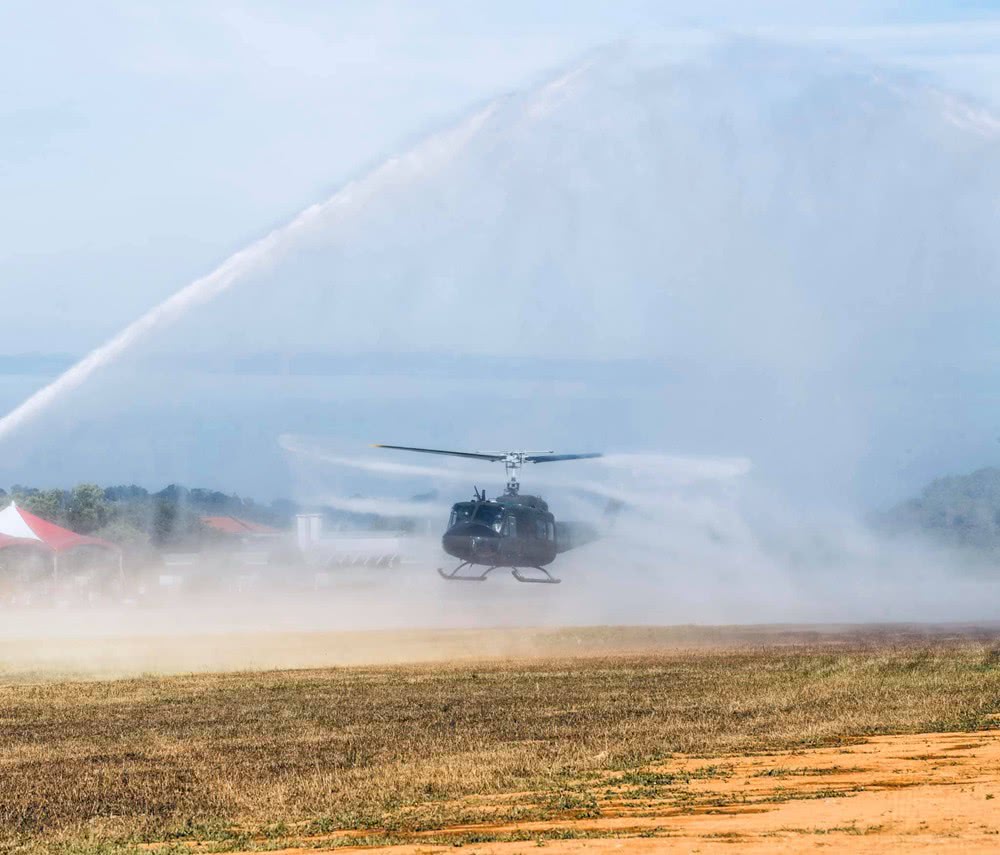 去年10月，台湾服役近50年的UH-1H通用直升机正式全部退役，由UH-60M“黑鹰”全面取代。