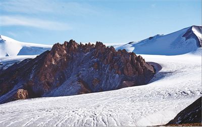 探访普若岗日冰川（小康路上·绿色力量）