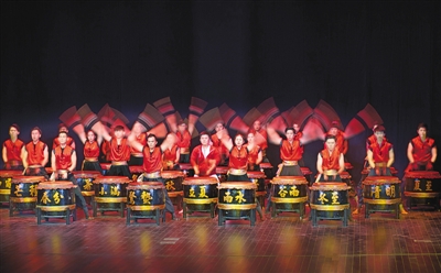 岭南传统技艺名扬海外 侨胞助力民俗节庆创新传