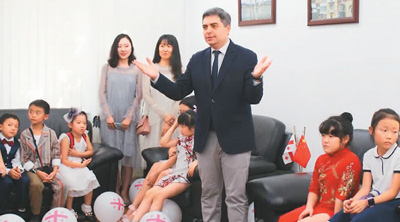 格鲁吉亚大使的礼物清单很“中国”