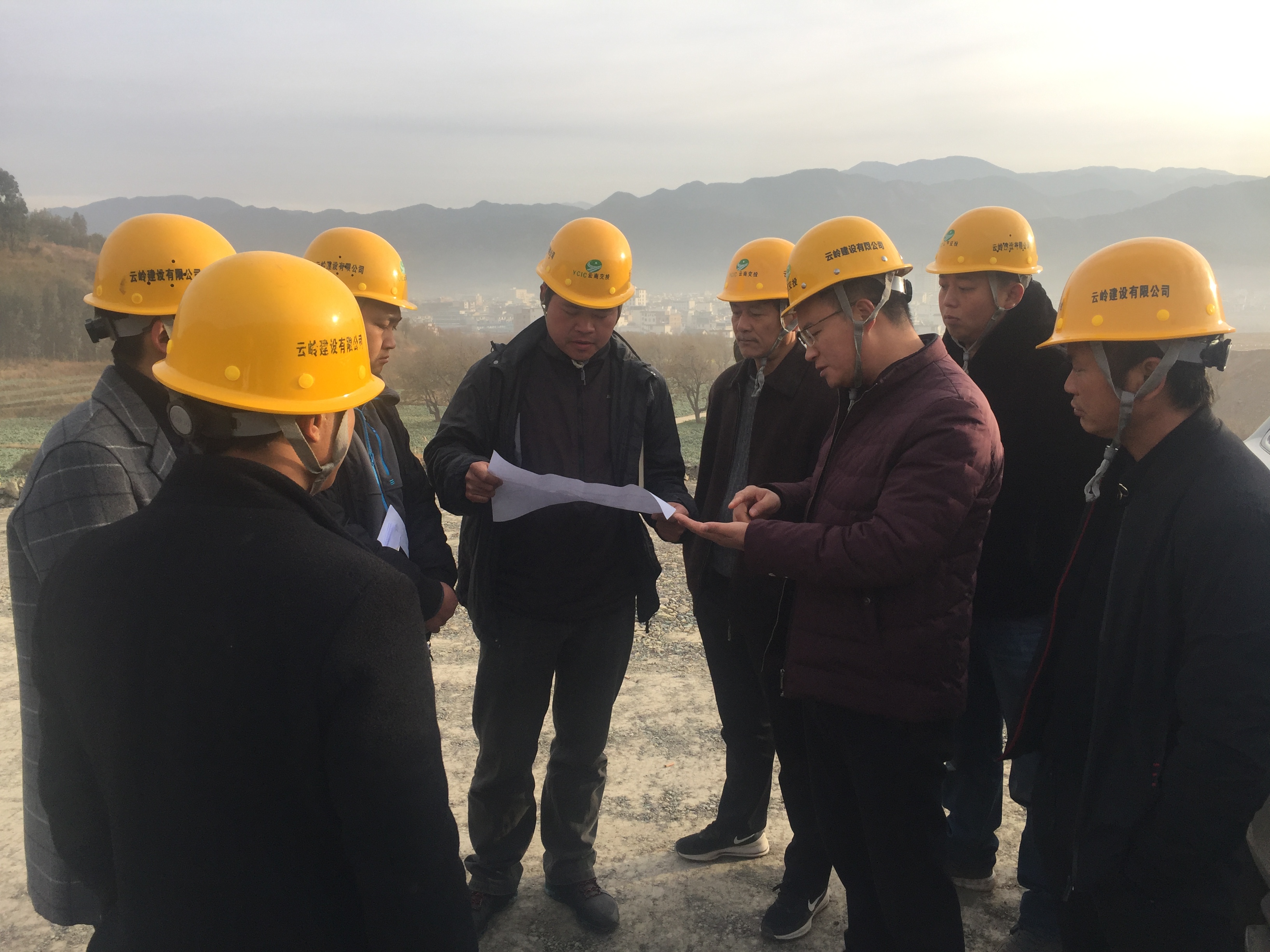 云岭天炬公司对宁永房建项目部开展综合检查及安全技术交底 (2).JPG