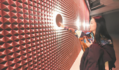 传统商场上演“变形记”