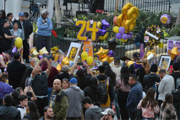 Los-Angeles-to-hold-public-memorial-for-Kobe-Bryant-helicopter-crash-victims-Feb-24_meitu_1.jpg
