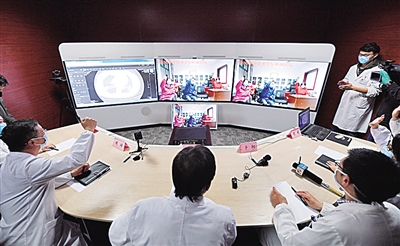 爱心汇聚向荆楚