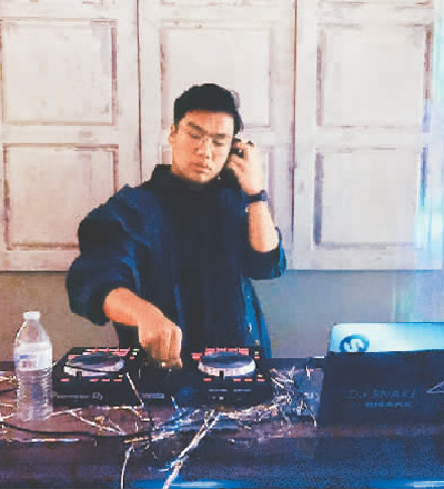 中国留学生在行动：捐赠物资到达时我们热泪盈眶