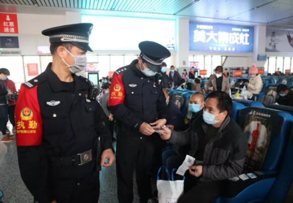 这些人有点酷，打了“动的”去上班！