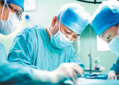 像棵大树，总想着保护更多人