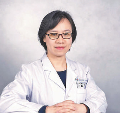 脱下住院服 再穿防护服（英雄的城市 英雄的人民