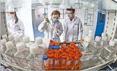 科研攻关 铸造战疫利器（来自疫情防控一线的报