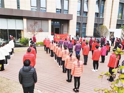 火线入党的冲锋战士