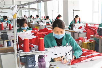 打赢脱贫攻坚战，中国有信心