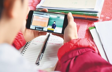 多彩节目陪伴非常假期