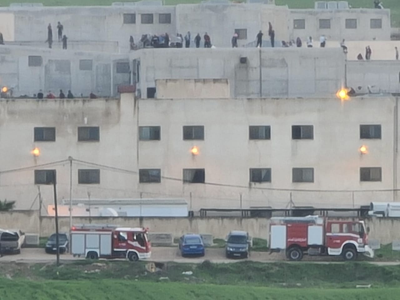 根据多家约旦媒体报道,当地时间15日,位于约旦北部伊尔比德市的监狱