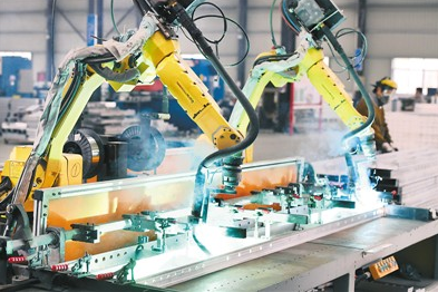 工厂少见人 生产更智能