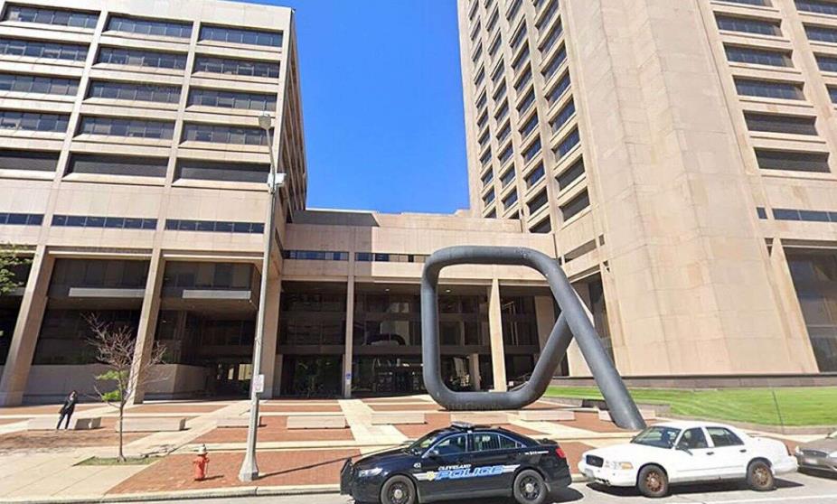 担忧新冠病毒传播 美国一监狱考虑释放数百名囚